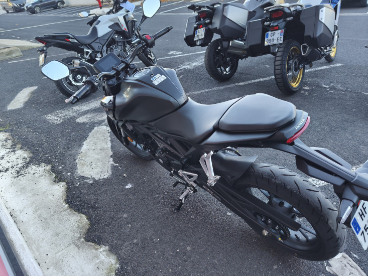 CB 125 R - NIMES
